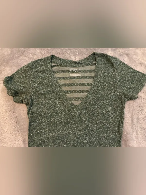 JanSport Women's Heathered Green V-Neck Tee Size Small - Image 3