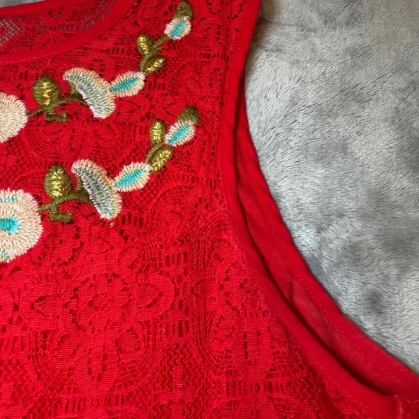 Entro Womens SIze Large Red Lace Tank Top Embroidered Floral Neck Keyhole Boho - Image 13