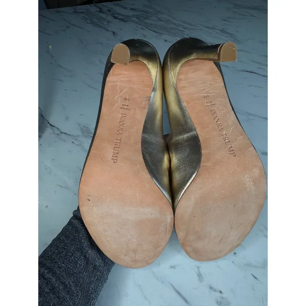 Ivanka Trump Womens Metallic Gold Leather Round Toe Stiletto Pumps Heel Size 9M‎ - Image 7