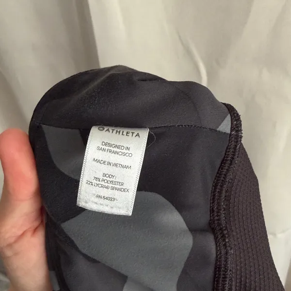 Athleta Gray Black Camo Camoflauge‎ Leggings Size Large - Image 4