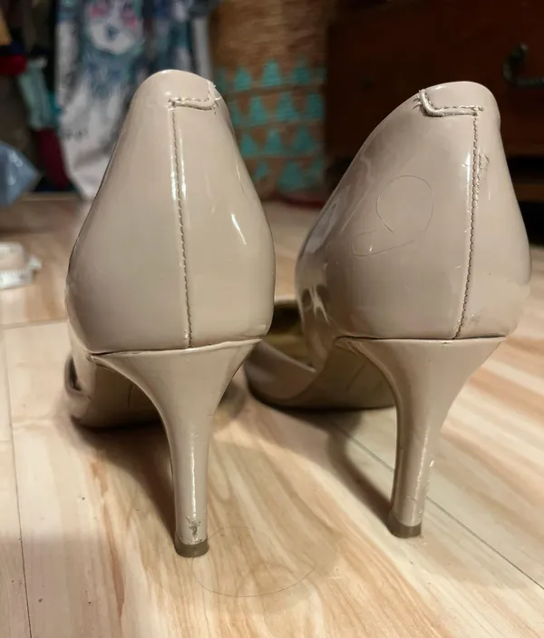 Bandolino Nude Patent Leather Heels - Image 6