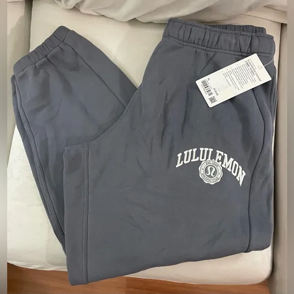 Lululemon NWT Scuba Mid Rise Oversized Fleece Joggers Graphic Solar Grey Size XL - Image 14