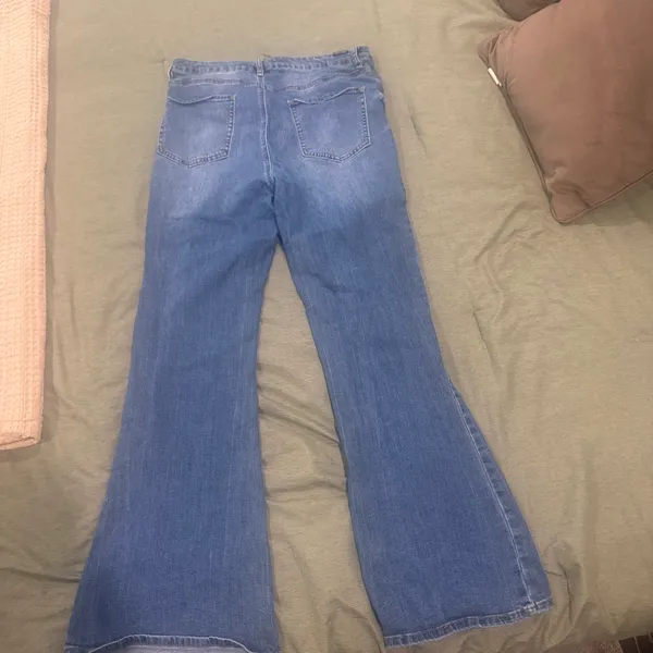Almost Famous Jeans Flare Ripped - Image 2