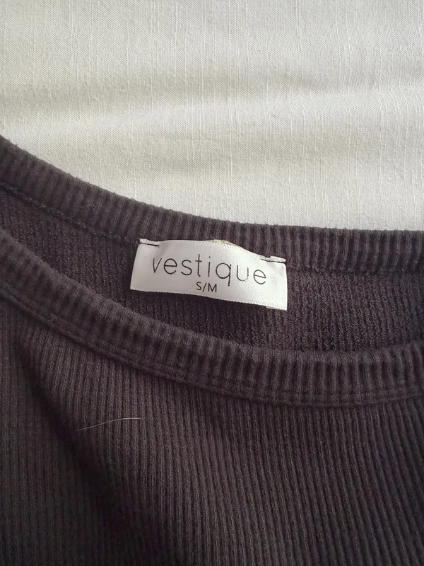Vestique Black Top One-Shoulder - Image 4