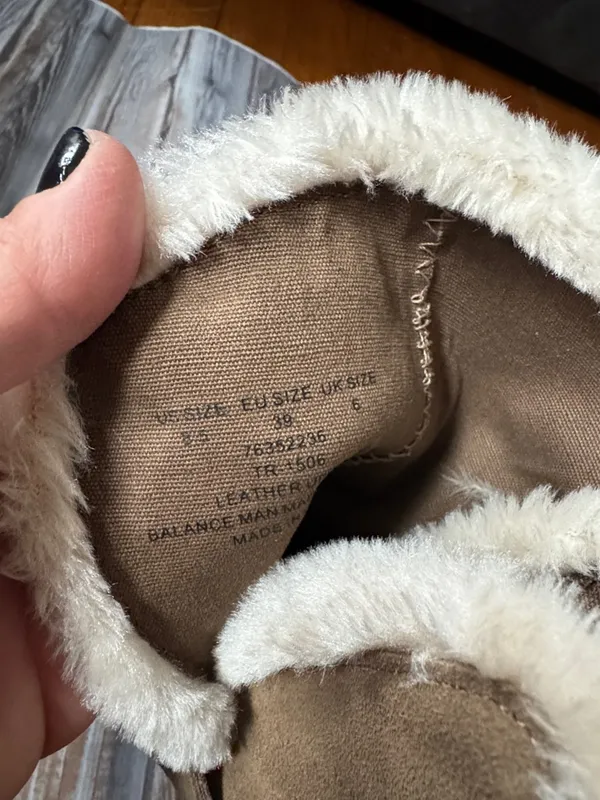 DKNY boots Faux Shearling learher Suede Ankle Boots - Camel wedge slip on 8.5 - Image 5