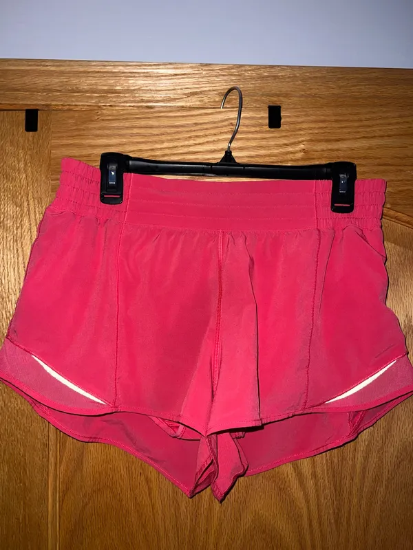 Lululemon Hotty Hot High-Rise Lined Short 2.5 in Lipgloss - Image 3
