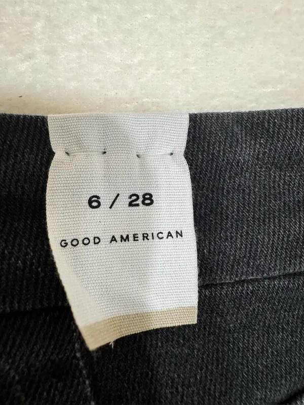 Good American Good Curve Jean Shorts Size 6/28 - Image 12