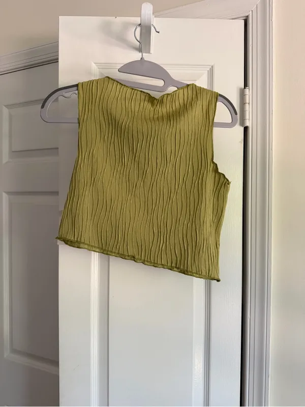 Superdown Eleanor Asymmetrical Cutout Crop Top Olive Green XS NWT Revolve - Image 4