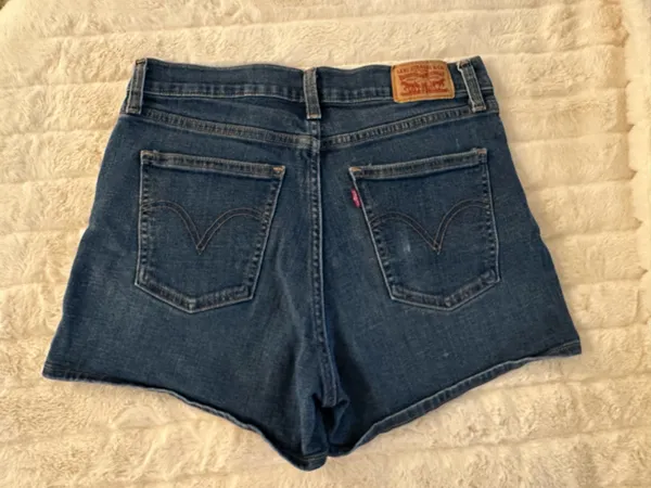 Levi’s Shorts - Image 2