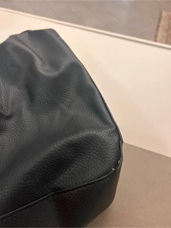London Fog Black Pebbled Leather Shoulder Bag Preowned - Image 7