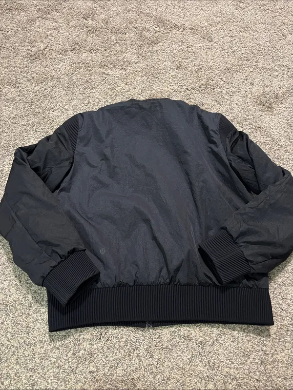 Lululemon Womens Reversible Insulated Bomber Jacket size large - Image 4