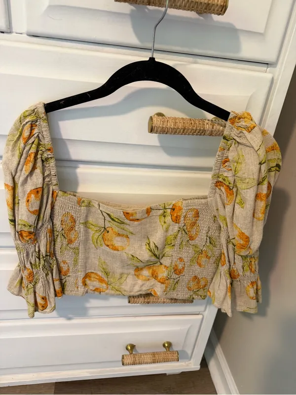 Urban Outfitters Chelsea blouse Puff-Sleeve Crop Top - Image 4