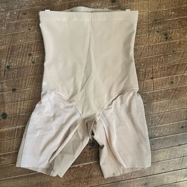 Honeylove nude sculpting Superpower nude beige shapewear shorts - Image 3