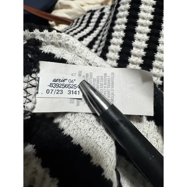 Aerie Black White Stripe Textured Waffle Knit Long Sleeve Mock Neck XL - Image 7