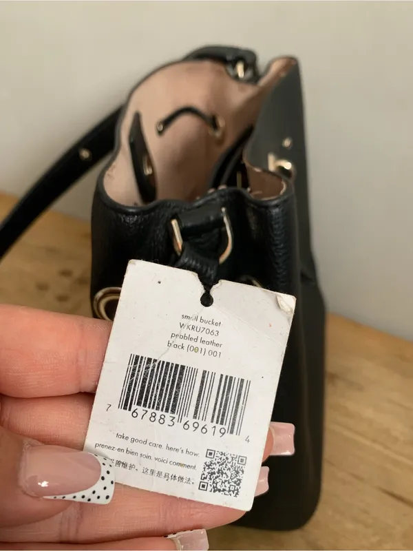 Kate Spade New York Marti Small Leather Bucket Bag Shoulder Bag in Black - Image 10