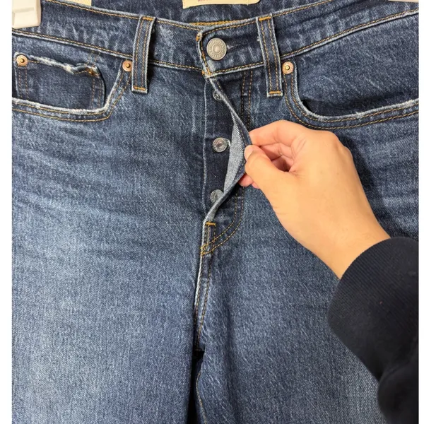Levi's Premium Wedgie Straight Jeans Dark Wash Button Fly Raw Hem Size 27 - Image 4