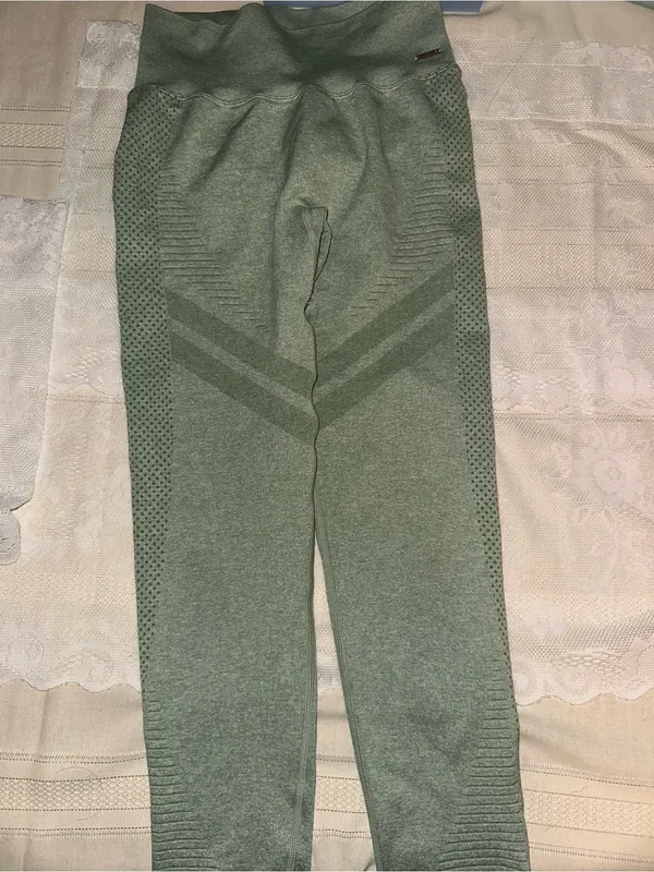 Lilias Active Mint Green Seamless Active Leggings Scrunch NWOT Sz S - Image 4