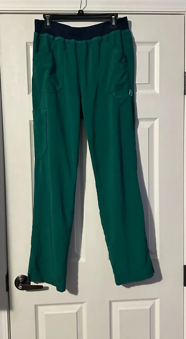 Carhartt Medical Top with Blue Trim and bottom is a size Large. - Image 8