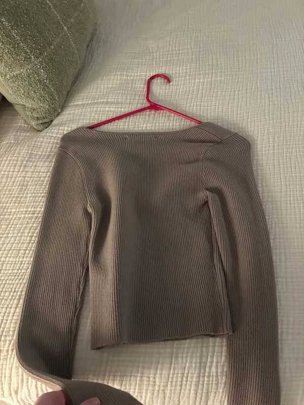 Abercrombie Ribbed Sweater Top - Image 3