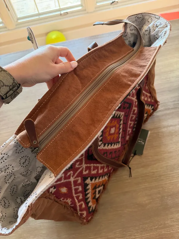 Myra Bags Enamor Weekender Bag - Image 6