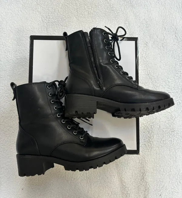 Combat Boots Black Size 6.5 - Image 2