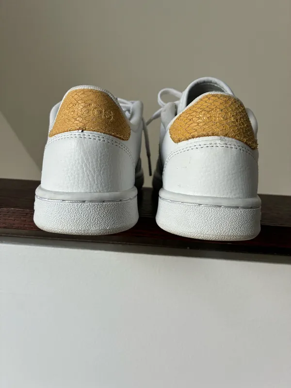 Adidas leather low top tennis shoes - Image 5