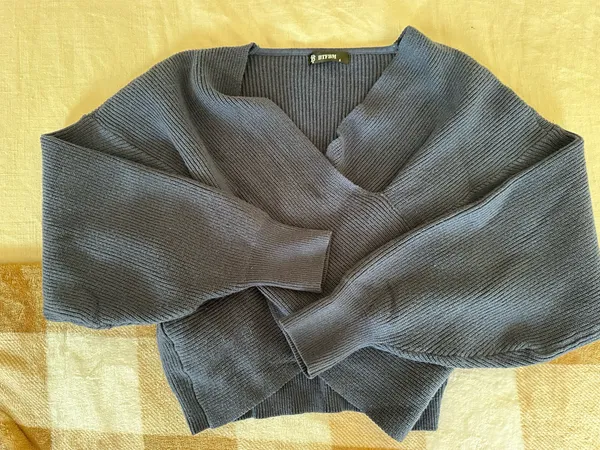 Cropped Sweater Blue - Image 6