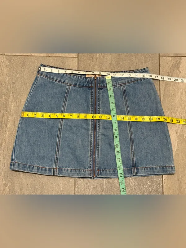 Altar'd State Medium Blue Denim Label Detail - Image 3