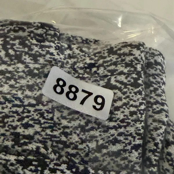 Lululemon Vinyasa Scarf Black White Static Print Snap‎ Convertible Infinity Wrap - Image 7