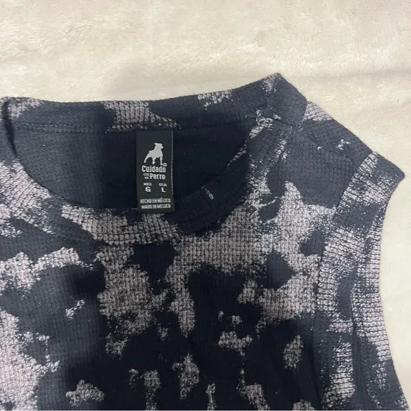 Elegant Black and Gray Women's Muscle Tee - Image 2