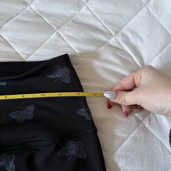 Beyond Yoga Womens Size XS Black Leggings Butterflies Athleisure Yoga Workout‎ - Image 4