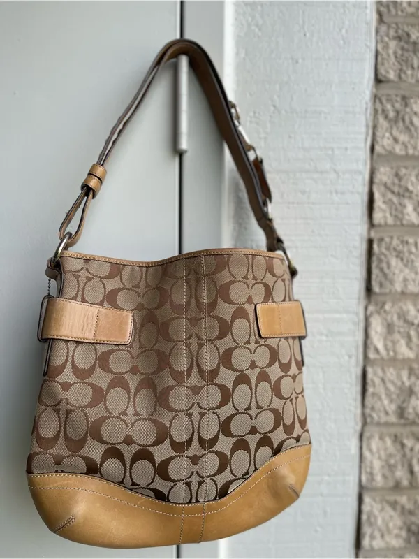 Coach Signature Canvas and Leather Soho 3574 shoulder purse - Image 4
