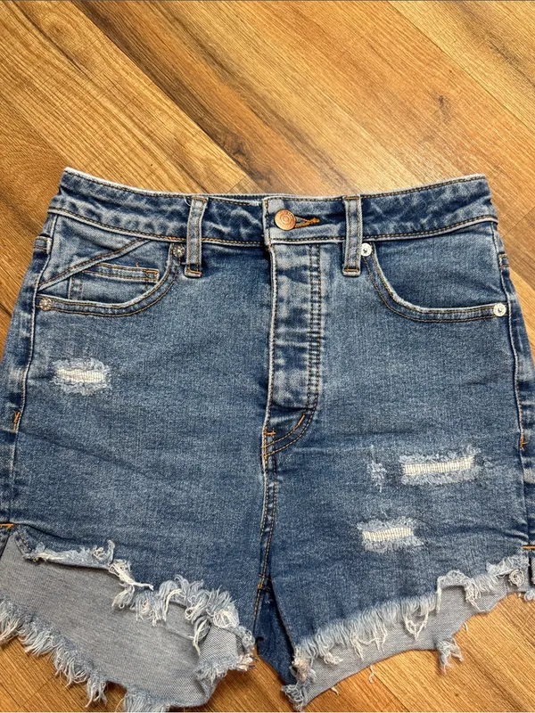 CRVY Free People We The Free Denim shorts Features - Image 4