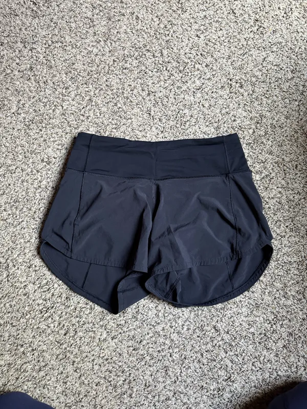 Lululemon Speed Up Mid-Rise Short 4" - Image 3