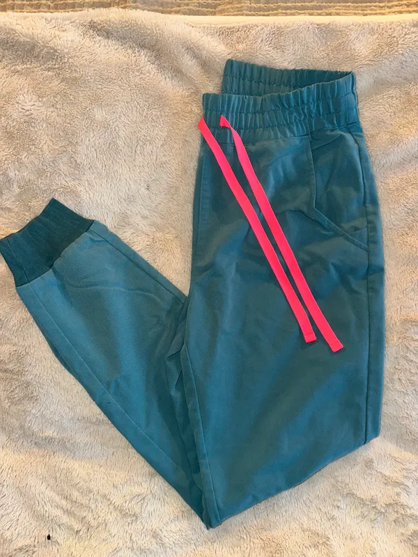 FIGS Scrubs Set - Image 2