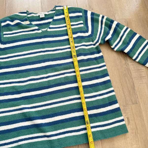 Vintage Women's Cherokee Acrylic Sweater Size L, Green White Strips V Neck - Image 5
