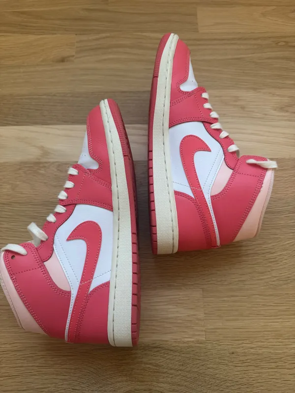 Women’s Air Jordan 1 Berries and Cream - Image 3