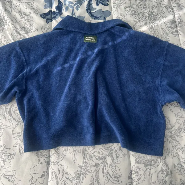 Daily drills terry cloth polo crop tee blue - Image 3