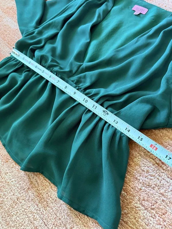 Francesca’s Mi Ami Green Peplum Blouse Size M Deep V Neck Long Sleeve - Image 5