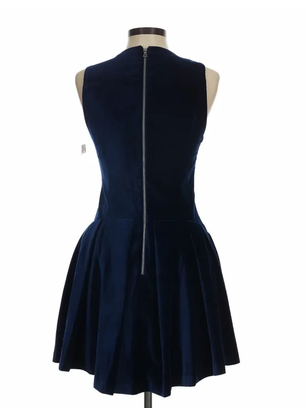 Alice + Olivia Navy Sleeveless Fit-and-Flare Dress Size 6 Adley Pleated Velvet - Image 3