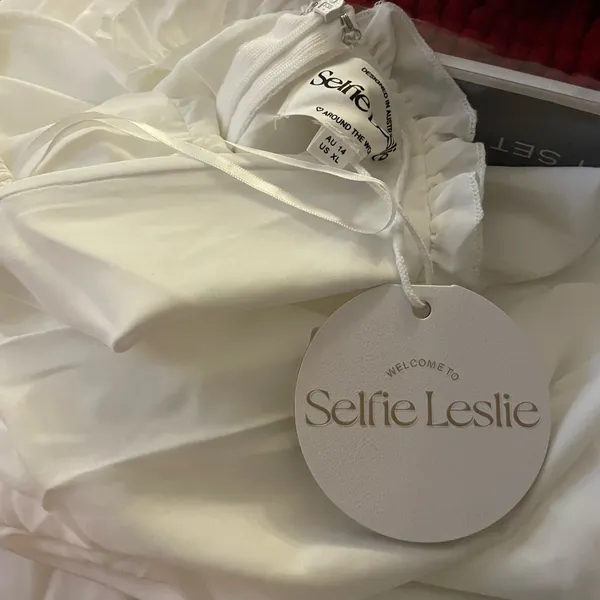 NWT SELFIE LESLIE Always Dreaming Puff Sleeve V-Neckline Mini Dress in White. XL - Image 4