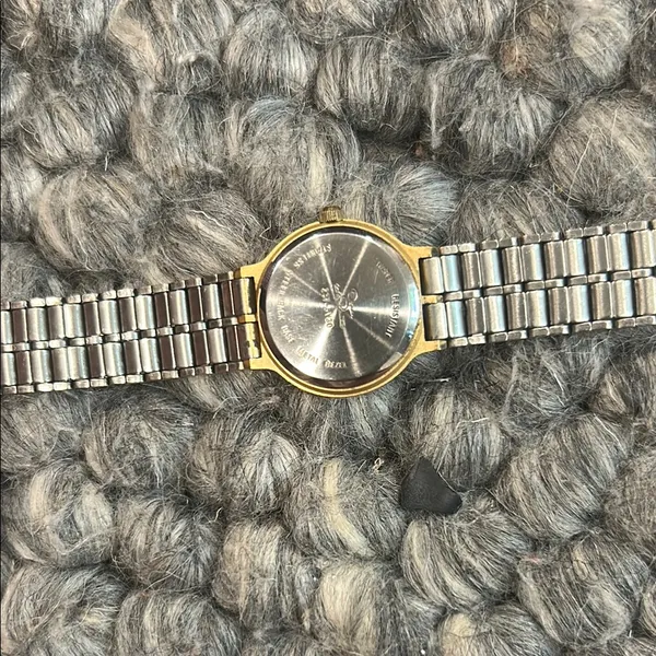 Oscar De La Renta Vintage Ladies Quartz Watch Gold Tone 237-5Y30 - Image 6