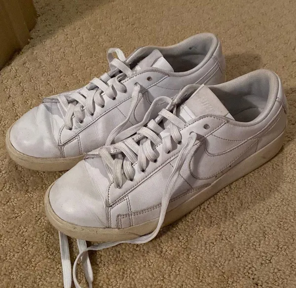 Nike Blazer Low SE White Sneakers - Image 4