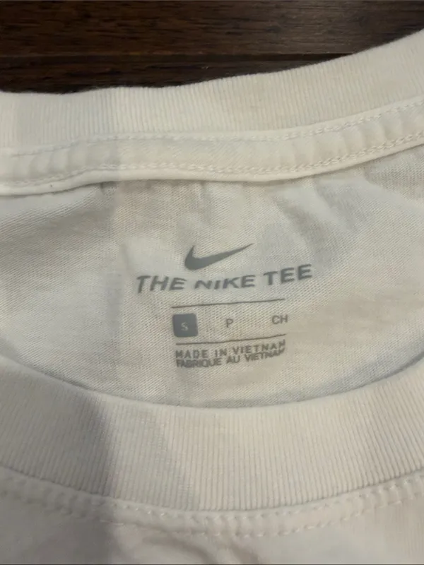 Nike Oversized White Cheetah Print T-Shirt Size Small - C1 - Image 2