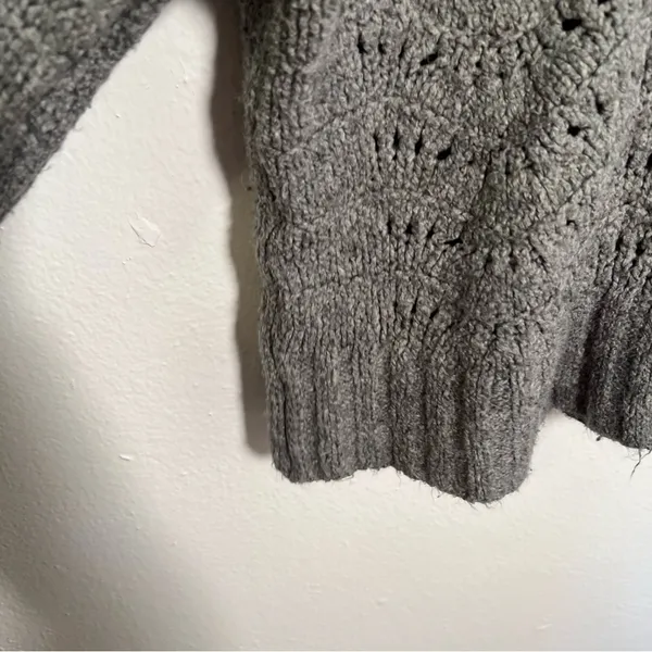American Eagle Women's Size XS Pointelle Crew Neck Sweater Gray Open Knit‎ - Image 8