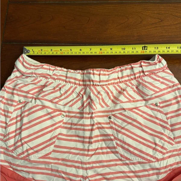 Lululemon Play All Day‎ Cuffed Shorts - Image 8