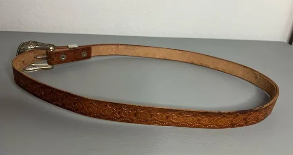 Vintage early 1990s Western Tooled Leather Belt Silver Buckle ClassicBohoCowboy - Image 2
