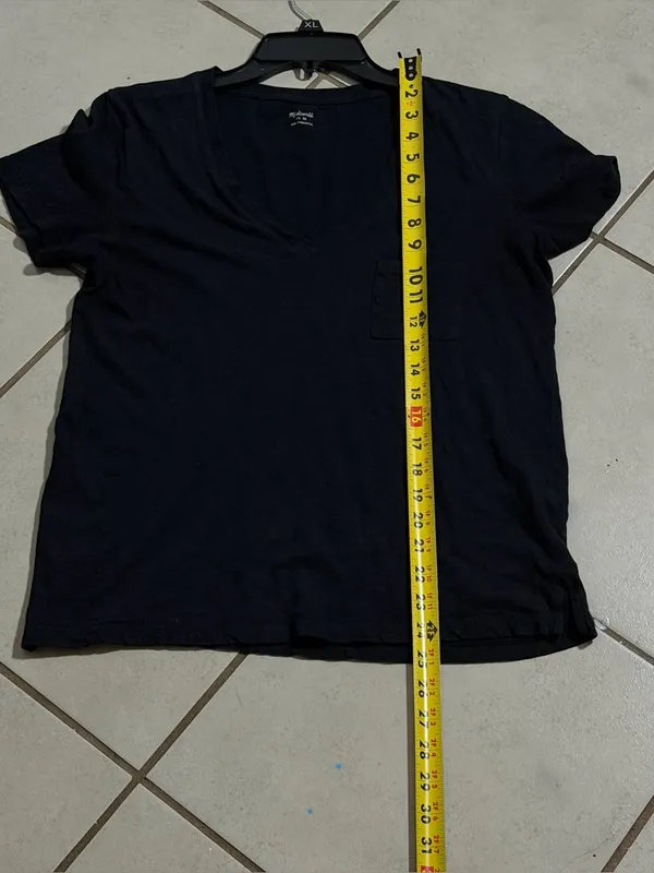 Madewell Women Minimalist Black Crewneck Tee Basic size M‎ - Image 7