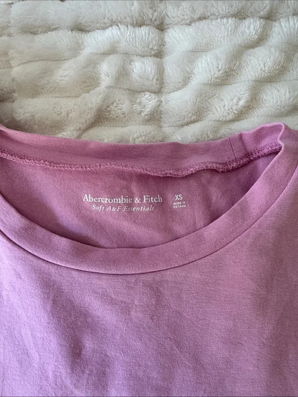 Abercrombie & Fitch Short-Sleeve Pink Tee $8 - Image 5