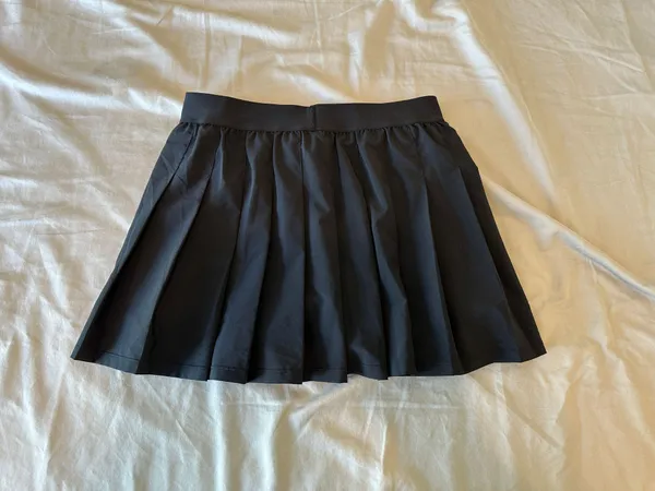 ALO Varsity Tennis Skirt in Black Size Small ($74) - Image 3